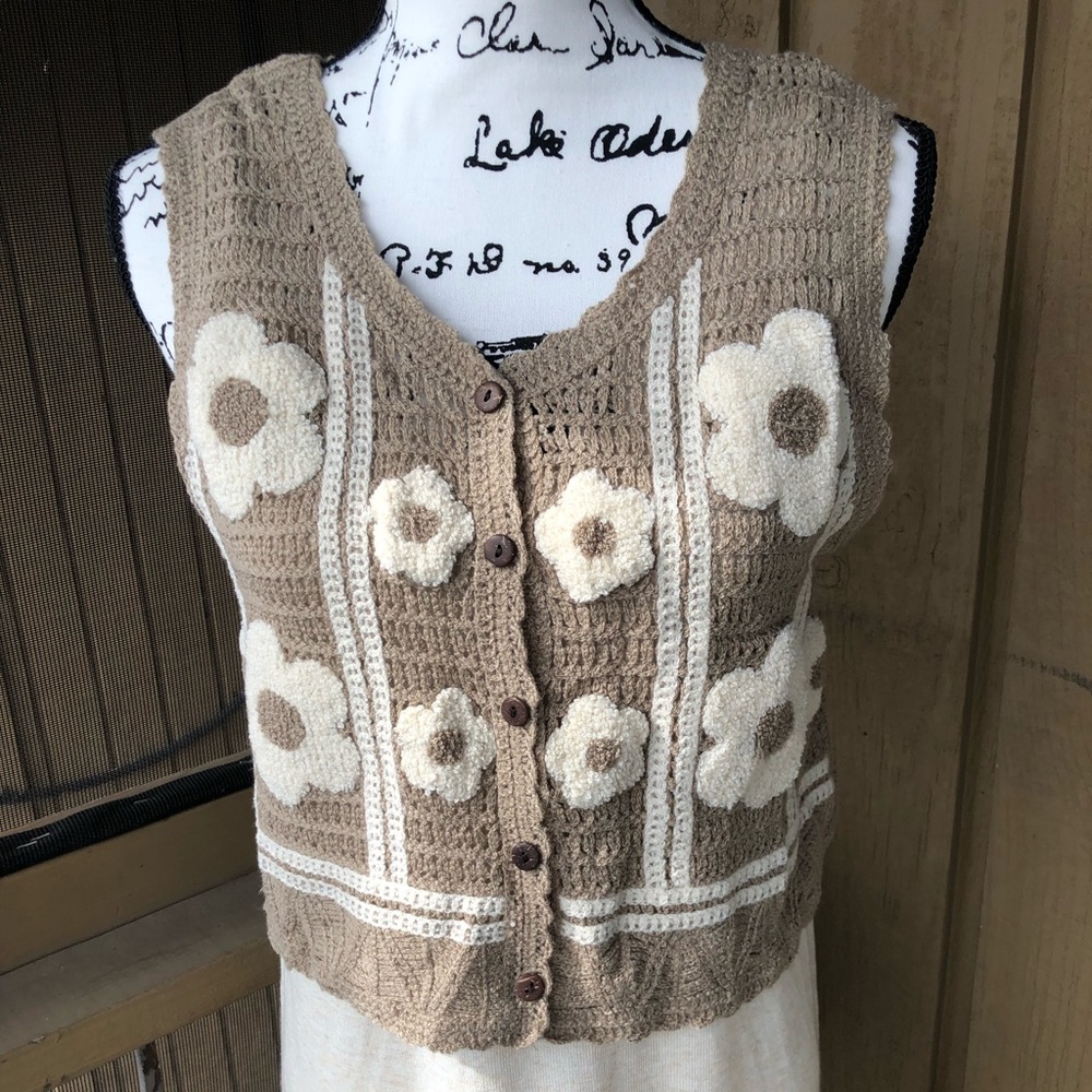 Crochet vest knit floral boho khaki cream flower  short top - Picture 4 of 11
